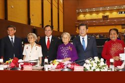 Xây dựng Quân đội cách mạng, chính quy, tinh nhuệ, từng bước hiện đại