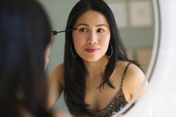 Vô tình đến salon tóc của chị dâu đúng lúc chị đang có khách, tôi được chứng kiến một màn bất ngờ tới mức sốc không nói nên lời