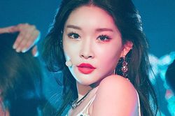 Chungha tặng túi LV cho các backup dancer