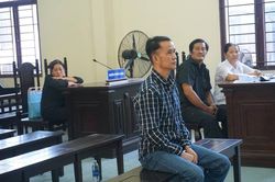 Ai đã cướp đi ước mơ tuổi 17 của em?