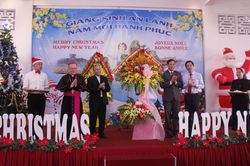 Thăm, chúc mừng các tổ chức Công giáo nhân dịp lễ Giáng sinh năm 2019