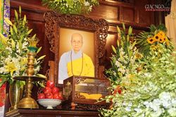 Cung tống kim quan NT.Thích nữ Diệu Tấn nhập bảo tháp