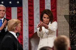 Chạm trán Trump - Pelosi tại Thông điệp Liên bang sau cú sốc luận tội