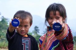 Happiness Saigon và NIVEA thiết kế chất liệu vải mới giúp trang phục truyền thống Việt Nam thêm ấm áp trong mùa đông