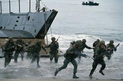 Hình ảnh lịch sử sau 30 năm quân đội Mỹ 'bất chấp mọi thứ' để xâm lược Panama