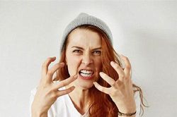 Mất bạn ở tuổi U50 vì nói dối mẹ chồng nhập viện cấp cứu