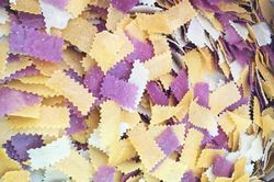 Sắc màu bánh khẩu xén