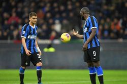 Lukaku khiến CĐV ngỡ ngàng với cử chỉ đẹp