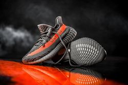 Lấy cảm hứng từ Lamborghini và 5 sự thật về giày Yeezy của Kanye West