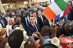 Thăm Côte d'Ivoire, Tổng thống Pháp nói 'Chủ nghĩa thực dân là một sai lầm nghiêm trọng'