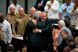 Lần đầu tiên trong 40 năm, Cuba có Thủ tướng