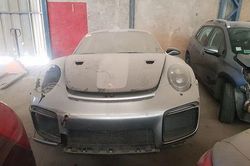 Xót xa Porsche 911 GT2 RS 20 tỷ bị bỏ xó sau tai nạn