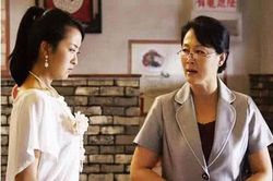 Mẹ chồng 'sốt' cháu trai tí tí lại giục con dâu đẻ, con trai nói 1 câu khiến bà ngậm ngùi ân hận