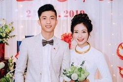 Đăng ảnh sau lễ đính hôn, Phan Văn Đức nhận 'mưa' lời chúc từ đồng đội