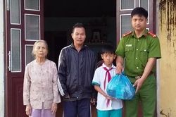 Đậm tính nhân văn chương trình 'Cùng em đến trường'