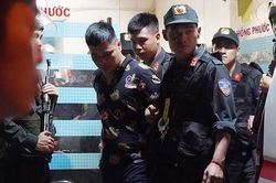 Bắt giữ 14 'dân anh chị' bao vây bệnh viện để đòi nợ giám đốc