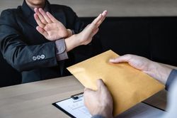 Đấu tranh với 'tự diễn biến'
