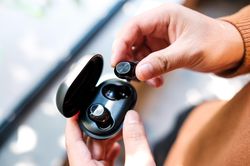 Tai nghe true wireless giá dưới 700.000 đồng làm được gì?