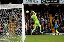 Manchester United bại trận trước đội bét bảng Watford