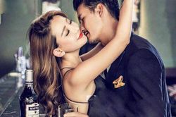 Ngoại tình với vợ cũ, chàng trai bàng hoàng nghe sự thật