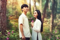 Có phải mỗi chúng ta đều ôm ấp một mối tình day dứt như 'Mắt biếc'?