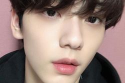 Soobin TXT đích thực 'bạn trai' mơ ước qua những hình ảnh 'selfie' mới nhất