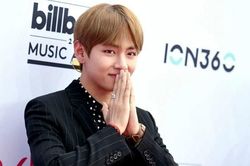 11 món đồ để bạn có được phong cách thời trang giống như V BTS