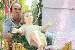 Người Sài Gòn chào đón Noel