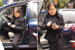 Phẫn nộ clip nữ tài xế ô tô tông trúng 2 mẹ con đi xe máy còn buông lời thách thức: 'Gọi trưởng công an quận tôi cho luôn số này, gọi đi'