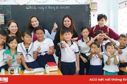 Trở lại với lớp học tình thương