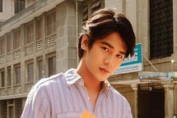 Dũng đẹp trai như tài tử bảo sao Hà Lan 'mắt biếc' lại đắm đuối