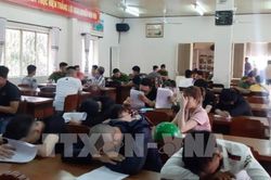 Phát hiện 50 thanh niên thuê khách sạn sử dụng ma túy