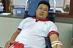 Sùng A Măng hiến máu cứu người