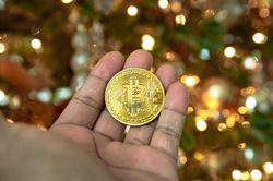 Bitcoin tiếp tục giảm, thị trường phân hóa mạnh