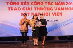 Nhà văn Lê Minh Khuê được tôn vinh Thành tựu văn học trọn đời