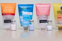 Tác hại khôn lường của việc sử dụng mỹ phẩm kém chất lượng