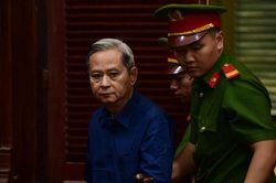 Tiếp tay cho Vũ 'nhôm', cựu Phó Chủ tịch TP Hồ Chí Minh cùng đồng phạm hầu tòa