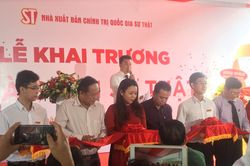 NXB Chính trị quốc gia - Sự thật khai trương thêm nhà sách tại TP HCM