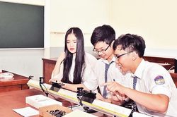 Tuyển bổ sung học sinh giỏi vào các lớp chuyên