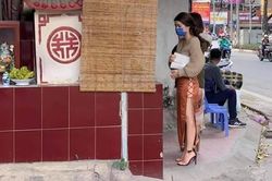 Sáng mùng 1, 'ghê mắt' với cảnh chị em khoe mông đi lễ chùa