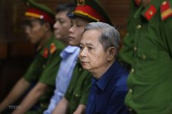 Xét xử nguyên Phó Chủ tịch UBND TP.HCM Nguyễn Hữu Tín và đồng phạm