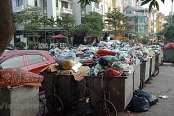 Khủng hoảng bãi rác lớn nhất Thủ đô: Xe chưa thông, nỗi lo còn đó
