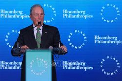 Tỷ phú M.Bloomberg chi 'khủng' cho quảng cáo