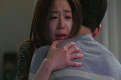 Bữa cơm sinh nhật muộn và lần say nắng nhớ đời của người vợ trẻ