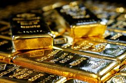 Giá vàng giữ đà tăng, đạt đỉnh gần 2 tháng