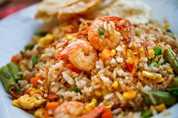 Học người Malaysia chế biến món cơm rang lạ vị