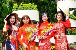Chúc Tết xưa và nay khác nhau thế nào