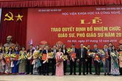 Trao quyết định bổ nhiệm chức danh giáo sư, phó giáo sư năm 2019