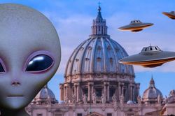 Thuyết âm mưu cực sốc: Vatican che giấu bằng chứng về UFO?