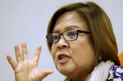 Philippines tuyên bố 'không ngồi yên' nếu Mỹ tiếp tục can thiệp